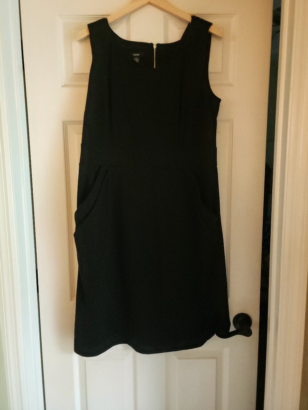 Alfani Ponte Knit Sleeveless Pocket Dress W/ Back Zipper